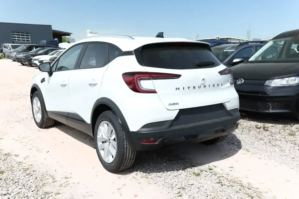 Neu Mitsubishi ASX Plus 91 PS (66 kW) 2025 Crystal weiß metallic SUV