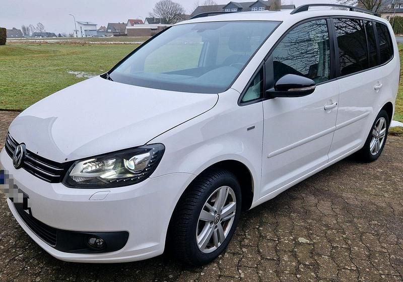 Gebraucht VW Touran Match 140 PS (102 kW) 2012 Weiß Van / Kleinbus
