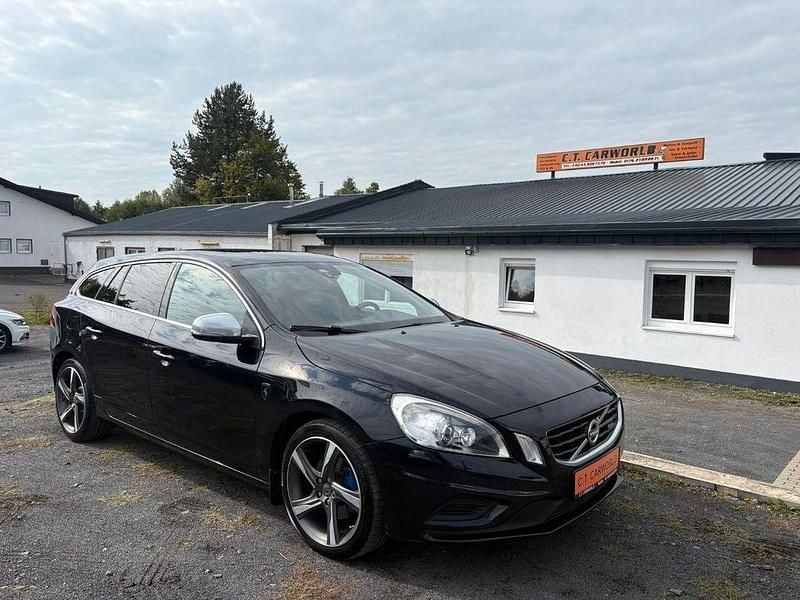 Schwarz Gebraucht 2012 Volvo V60 R-Design Kombi | 9.599 € (Fairer Preis) - Bild 1/4