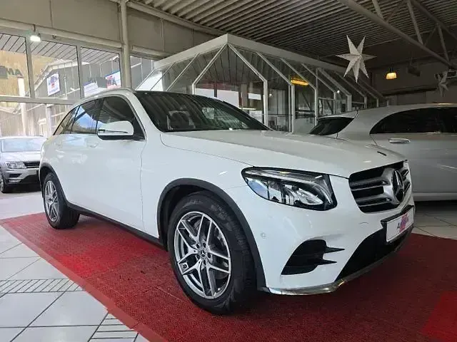 Gebraucht Mercedes GLC250 AMG line 211 PS (155 kW) 2019 Weiß SUV
