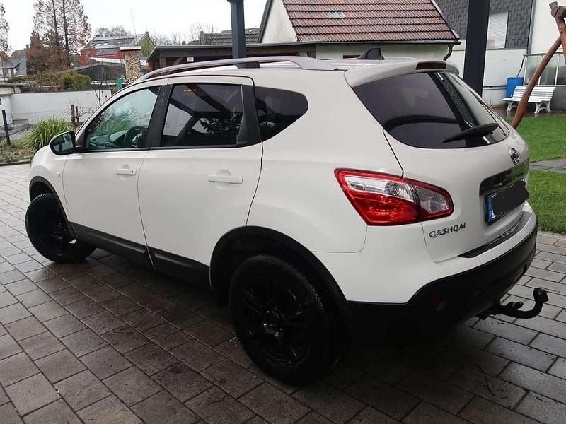 Gebraucht Nissan Qashqai Acenta 117 PS (86 kW) 2012 Weiß SUV