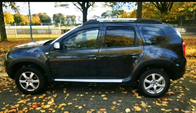 Second-hand Dacia Duster 107 CP (78 kW) 2010 Negru SUV