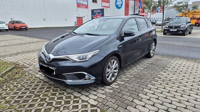 Blau Gebraucht 2016 Toyota Auris Hybrid Executive Limousine | 13.900 € (Superpreis) - Bild 1/4