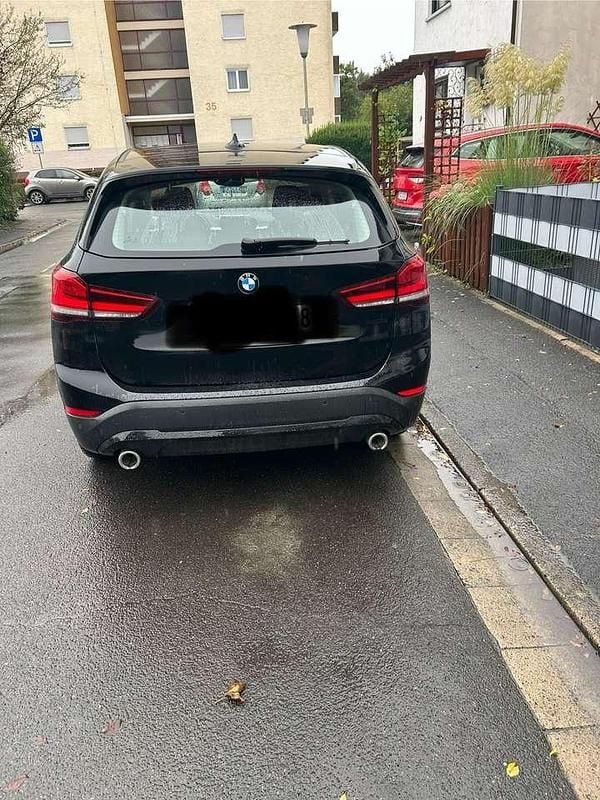 Schwarz Gebraucht 2020 BMW X1 SUV | 21.500 € (Guter Preis) - Bild 1/4