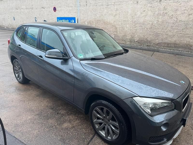 Grau Gebraucht 2014 BMW X1 SUV | 8.999 € (Fairer Preis) - Bild 1/4