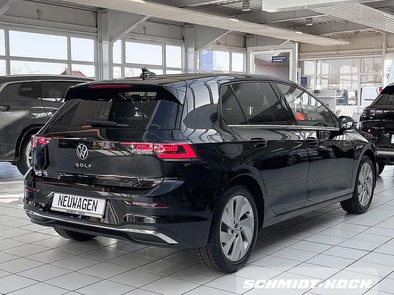 Neu VW Golf VIII Style 150 PS (110 kW) 2026 Grenadillschwarz (schwarz)