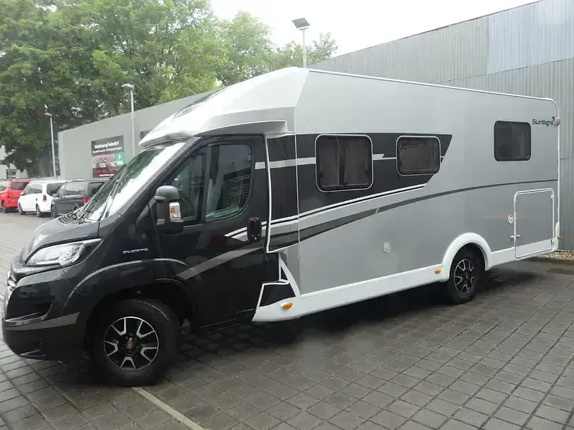Gebraucht Fiat Ducato 140 PS (102 kW) 2021 Schwarz (metallic) Van