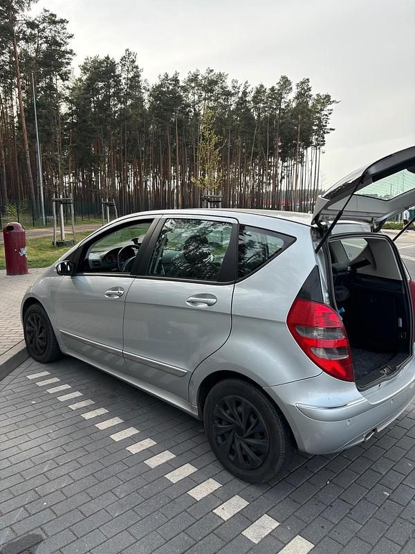 Silber Gebraucht 2005 Mercedes A180 Avantgarde Kleinwagen | 4.800 € (Fairer Preis) - Bild 1/4