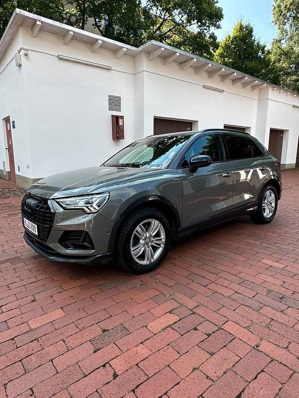 Andere außenfarben Gebraucht 2019 Audi Q3 SUV | 25.000 € (Etwas zu teuer) - Bild 1/4