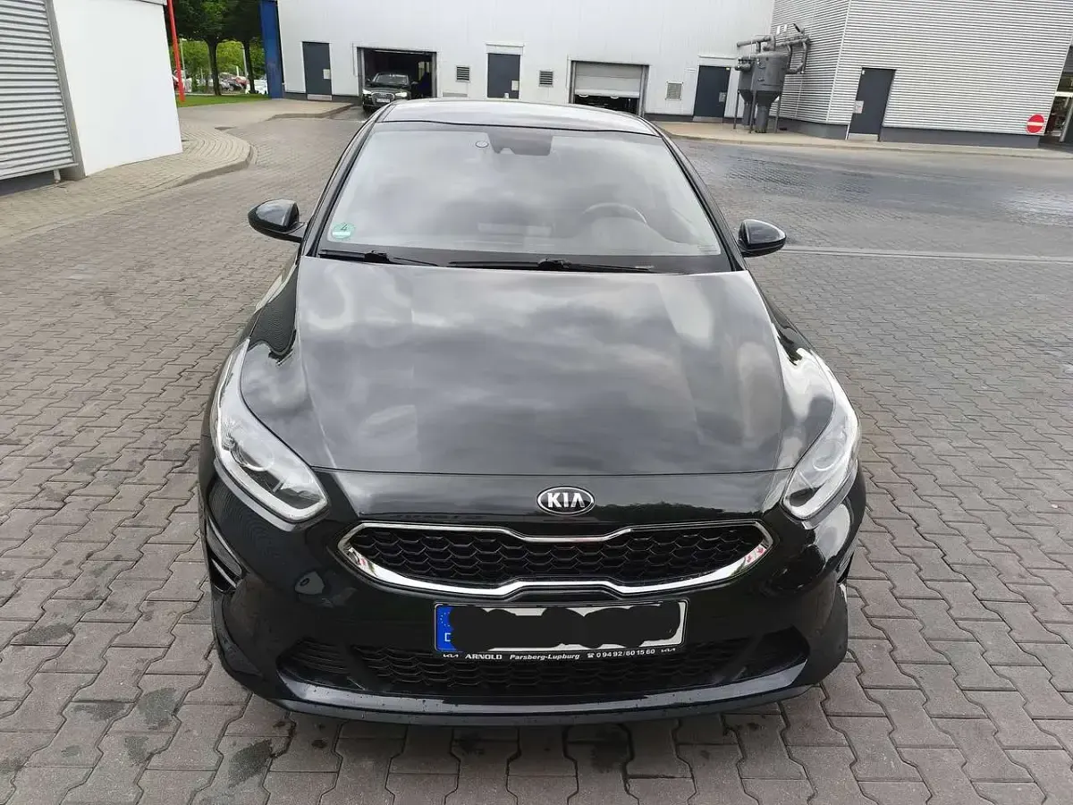 Gebraucht Kia Ceed Vision 136 PS (100 kW) 2020 Schwarz Kleinwagen