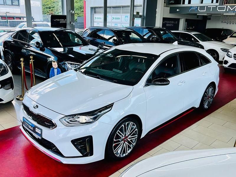 Weiß Gebraucht 2021 Kia ProCeed GT Kleinwagen | 24.999 € (Fairer Preis) - Bild 1/4