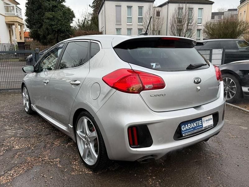 Gebraucht Kia Ceed GT-Challenge 204 PS (150 kW) 2015 Silber Kleinwagen