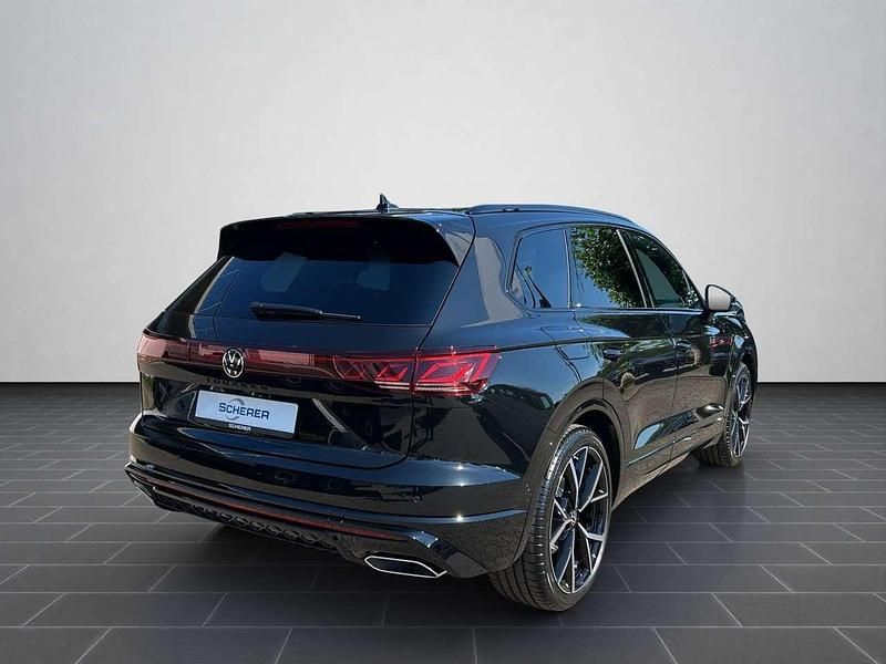 Gebraucht VW Touareg R-line 286 PS (210 kW) 2025 Grenadillschwarz metallic SUV