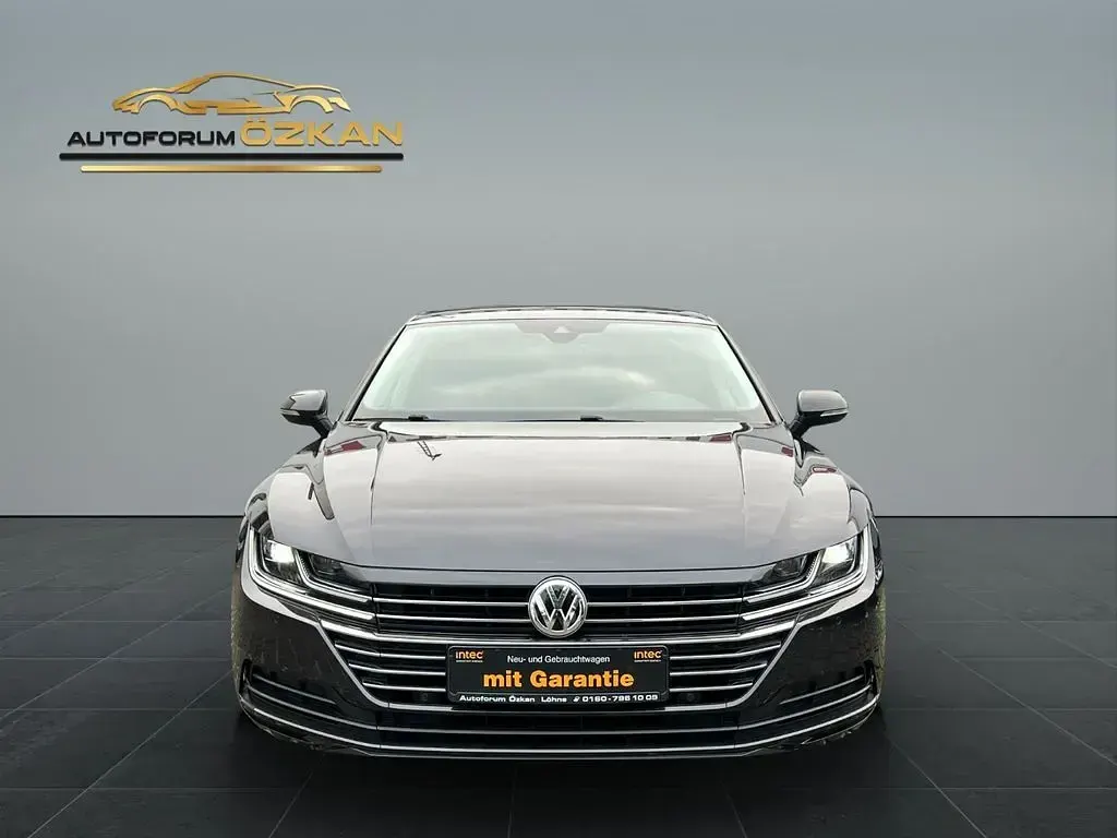 Gebraucht VW Arteon Basis 150 PS (110 kW) 2018 Grau Kleinwagen