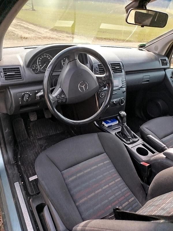 Gebraucht Mercedes A150 95 PS (69 kW) 2004 Blau Kleinwagen