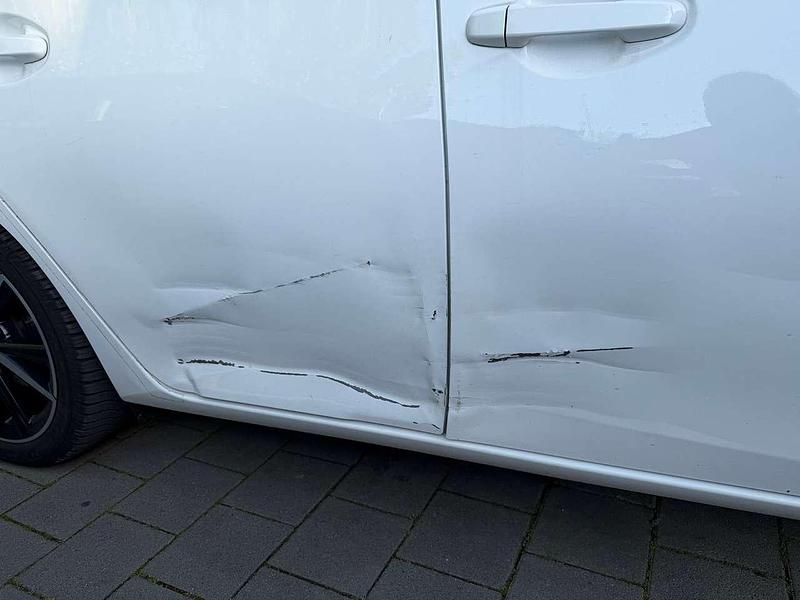 Gebraucht Toyota Auris Hybrid Edition-S 99 PS (72 kW) 2017 Weiß Kombi