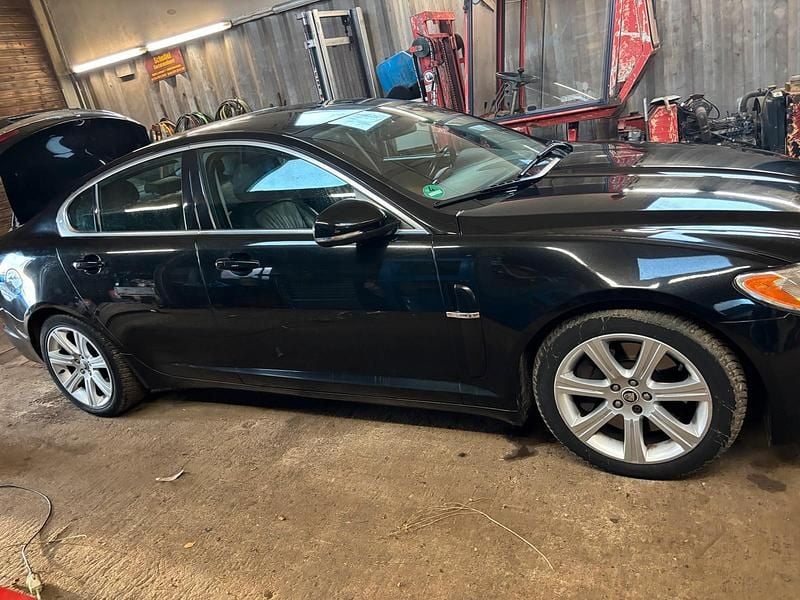 Gebraucht Jaguar XF S 275 PS (202 kW) 2010 Schwarz Limousine