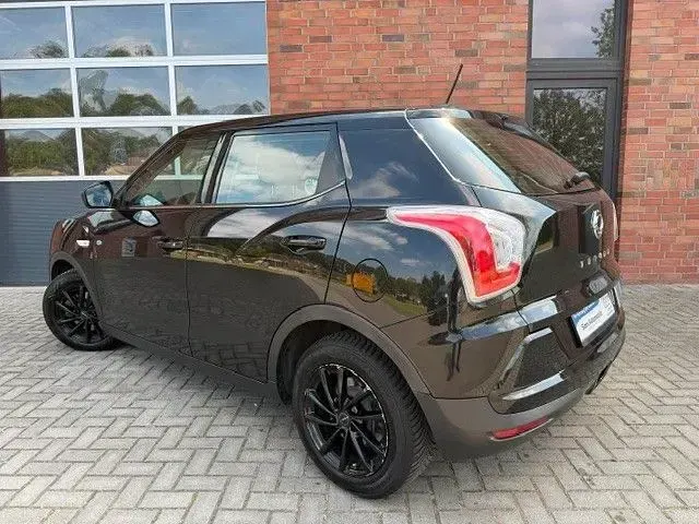 Gebraucht SsangYong Tivoli 116 PS (85 kW) 2018 Schwarz SUV