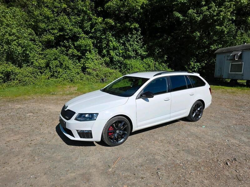Weiß Gebraucht 2015 Skoda Octavia RS Kombi | 11.400 € (Guter Preis) - Bild 1/4