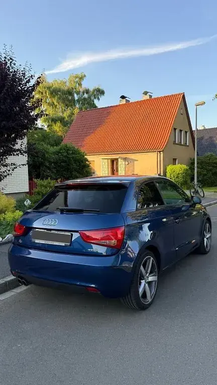 Gebraucht Audi A1 Ambition 122 PS (89 kW) 2011 Blau Kleinwagen