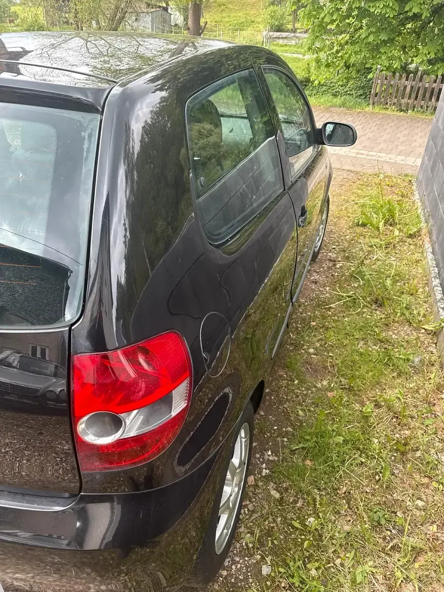 Gebraucht VW Fox 58 PS (42 kW) 2005 Schwarz Kleinwagen