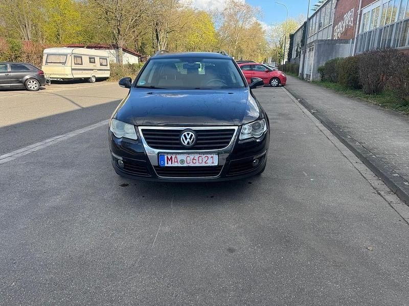 Gebraucht VW Passat 122 PS (89 kW) 2009 Schwarz Kombi