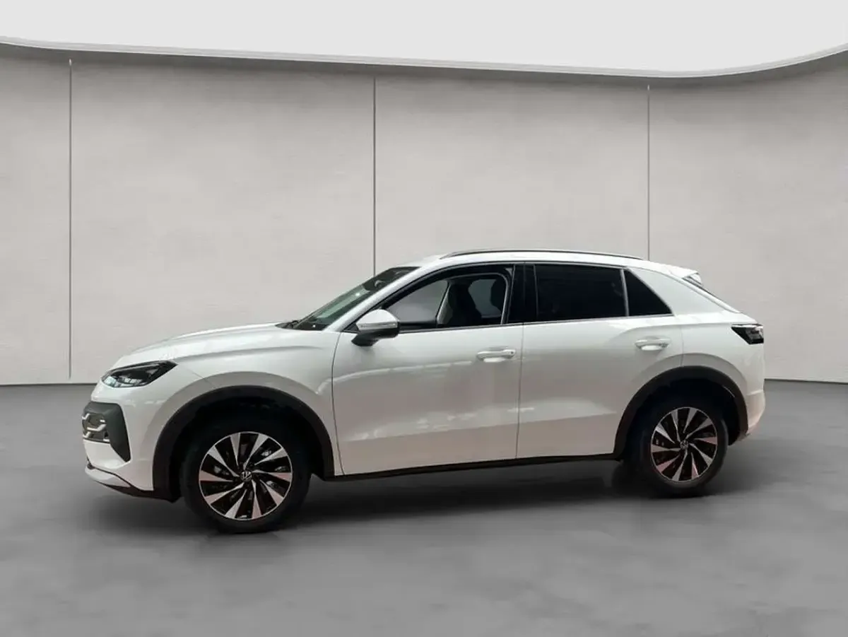 Neu VW T-Roc Life 116 PS (85 kW) 2026 Pure white SUV