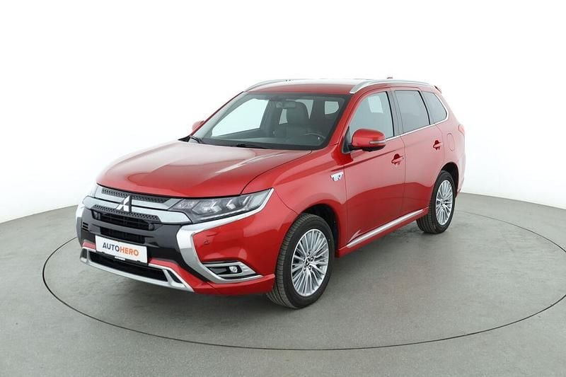 Rot Gebraucht 2019 Mitsubishi Outlander Edition SUV | 17.530 € - Bild 1/3
