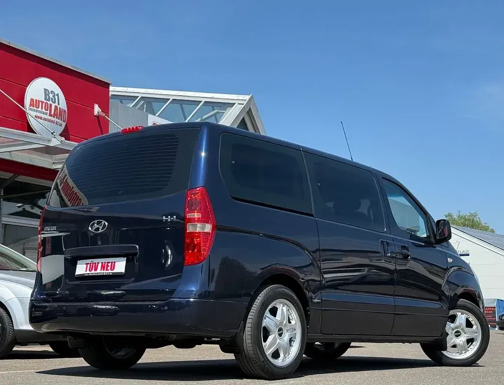 Gebraucht Hyundai H-1 170 PS (125 kW) 2009 Blau Van / Kleinbus