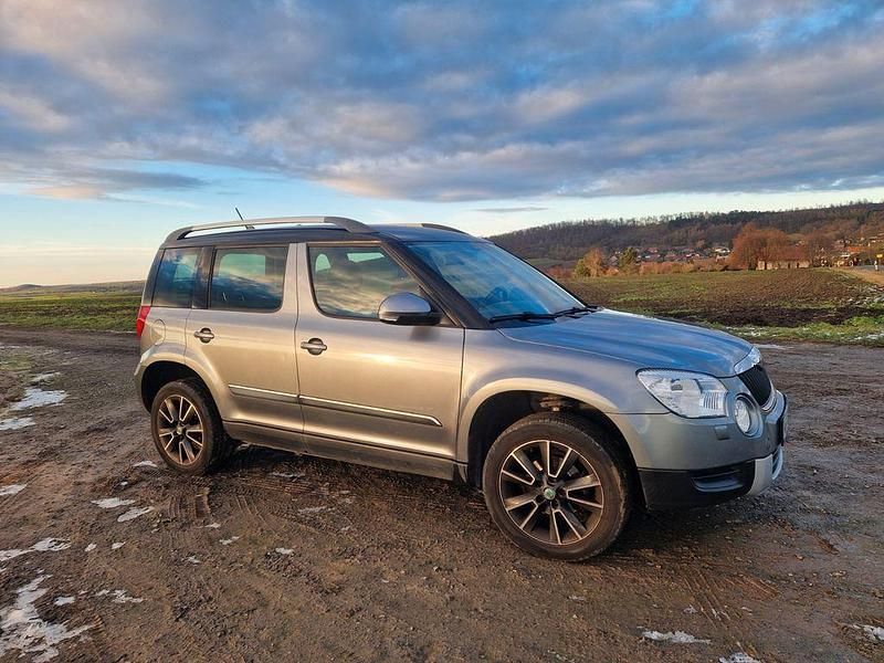 Second-hand Skoda Yeti 105 CP (77 kW) 2012 Gri SUV