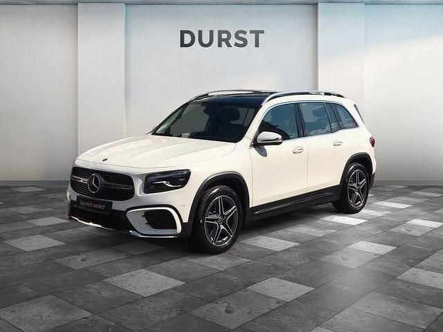 Polarweiss unilack Gebraucht 2024 Mercedes GLB220 AMG SUV | 49.899 € (Fairer Preis) - Bild 1/4