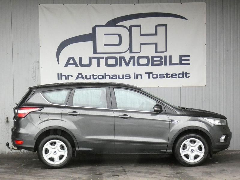 Gebraucht Ford Kuga 120 PS (88 kW) 2018 Grau SUV