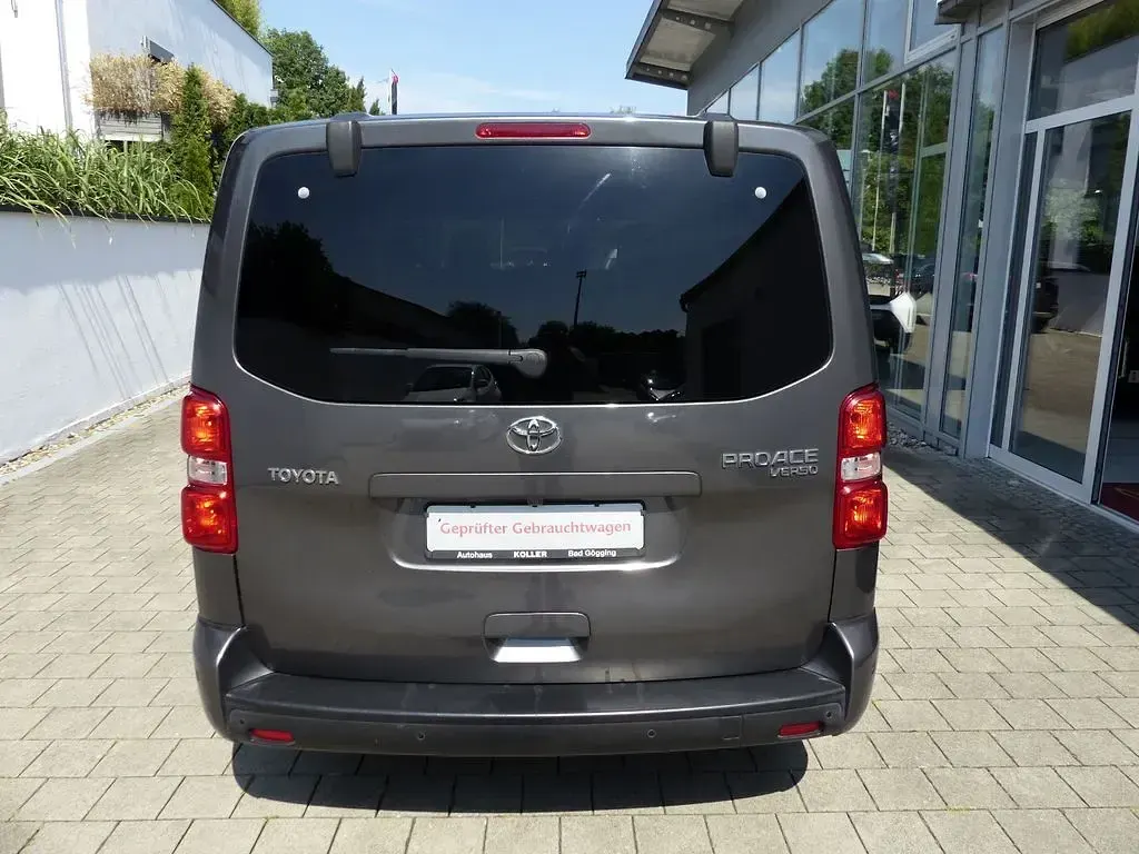 Gebraucht Toyota Proace Verso 144 PS (105 kW) 2021 Basaltgrau evl Kombi