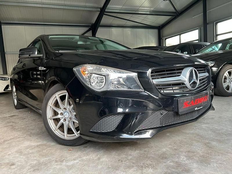 Schwarz Gebraucht 2016 Mercedes CLA220 Shooting Brake Kombi | 15.950 € (Fairer Preis) - Bild 1/4