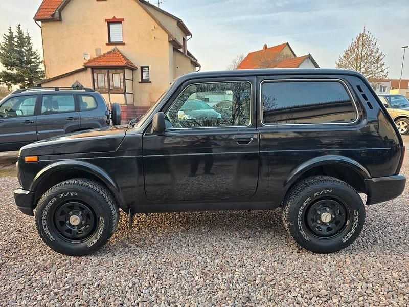 Gebraucht Lada Urban 83 PS (61 kW) 2016 Schwarz SUV