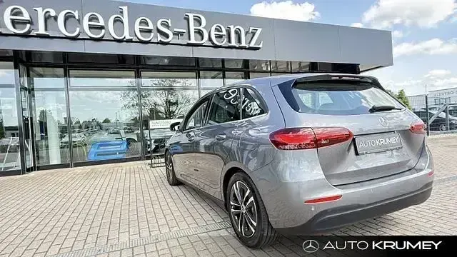 Gebraucht Mercedes B180 116 PS (85 kW) 2025 Grau Kleinwagen