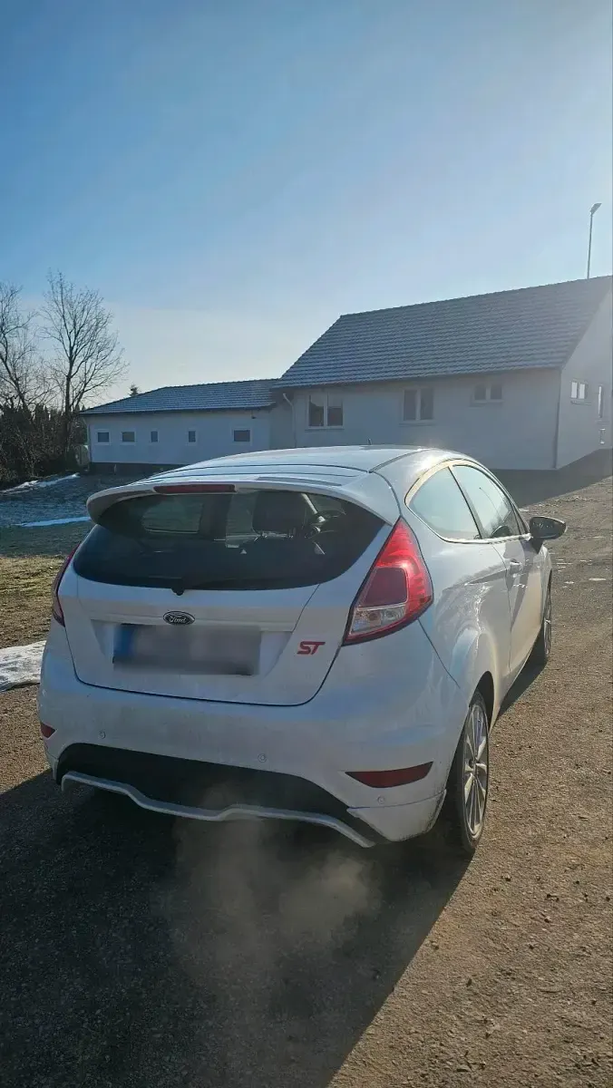 Gebraucht Ford Fiesta ST-Line 2015 Weiß Kleinwagen