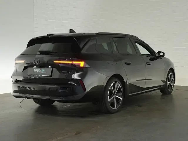 Gebraucht Opel Astra 131 PS (96 kW) 2024 Karbon schwarz Kleinwagen