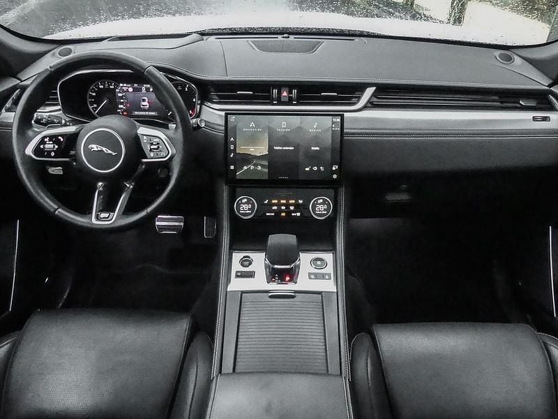 Gebraucht Jaguar F-Pace R-Dynamic 206 PS (151 kW) 2022 Silber SUV