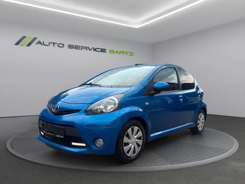 Blau Gebraucht 2014 Toyota Aygo Kleinwagen | 3.999 € (Fairer Preis) - Bild 1/4