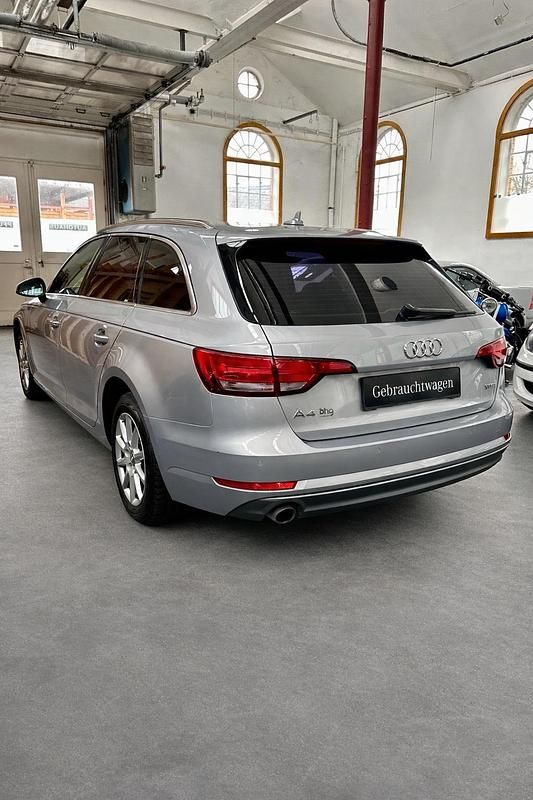 Gebraucht Audi A4 Comfort 150 PS (110 kW) 2018 Silber Kombi