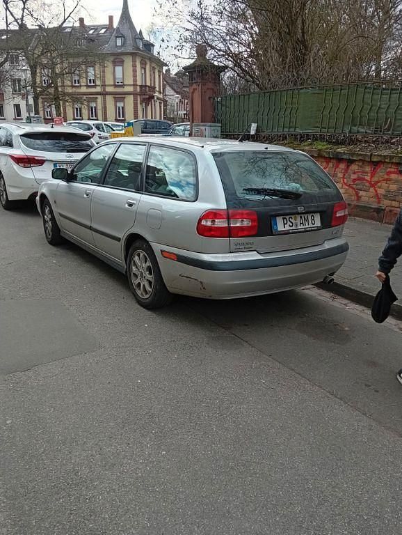 Gebraucht Volvo V40 Comfort 122 PS (89 kW) 2002 Silber Kombi