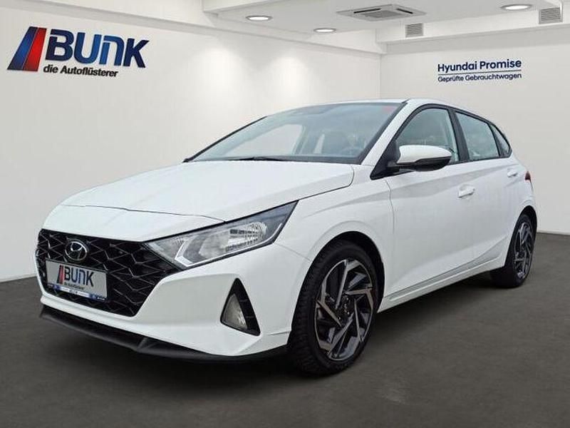 Atlas white Gebraucht 2024 Hyundai i20 Comfort Kleinwagen | 18.490 € (Fairer Preis) - Bild 1/4