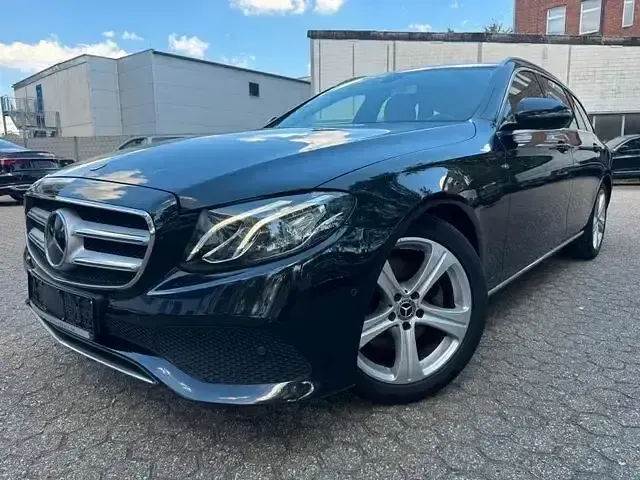 Gebraucht Mercedes E220 Avantgarde 194 PS (142 kW) 2017 Schwarz Kombi