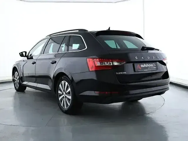 Gebraucht Skoda Superb Ambition 150 PS (110 kW) 2022 Schwarz Kombi