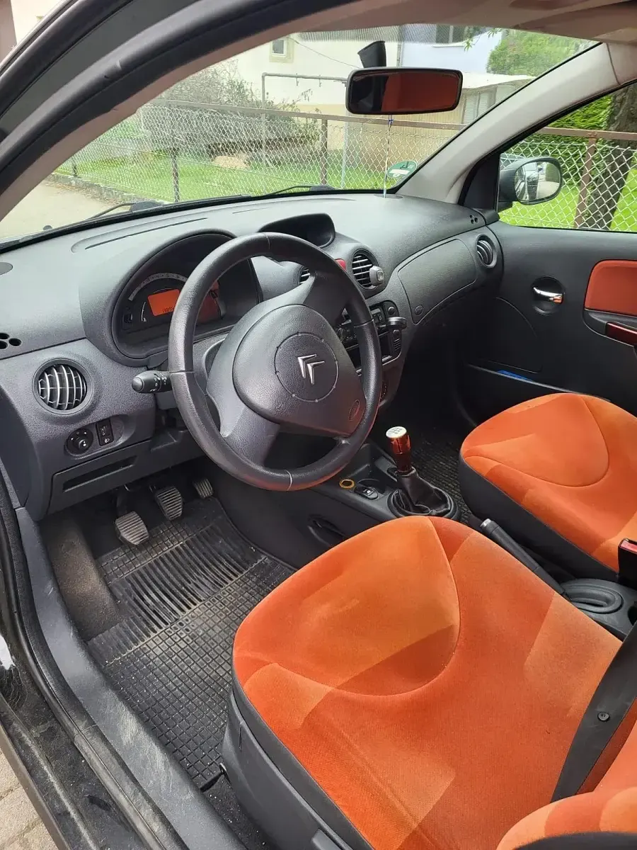 Gebraucht Citroën C2 73 PS (53 kW) 2004 Schwarz Kleinwagen