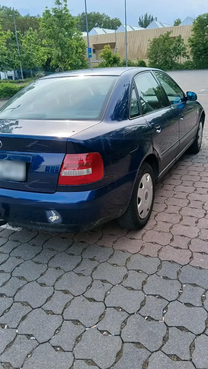 Gebraucht Audi A4 101 PS (74 kW) 1996 Blau Limousine