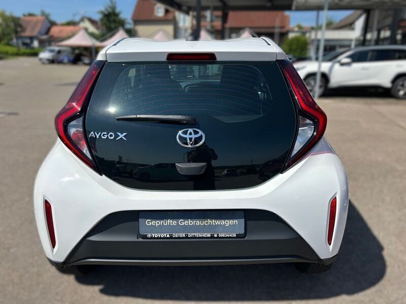 Gebraucht Toyota Aygo X 72 PS (52 kW) 2022 Weiß SUV