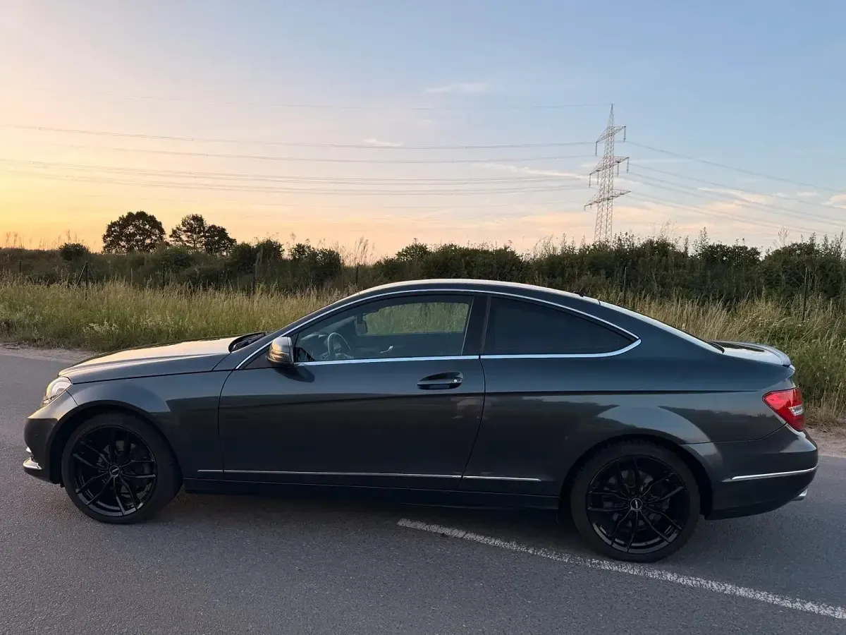 Gebraucht Mercedes C220 170 PS (125 kW) 2013 Grau Coupé