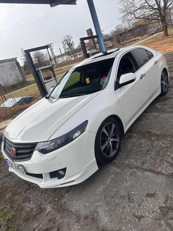 Weiß Gebraucht 2010 Honda Accord Limousine | 10.750 € (Teuer) - Bild 1/4